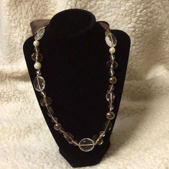 Brown tone & clear Lucite w Br Pearls necklace❣️ - Picture 3 of 6